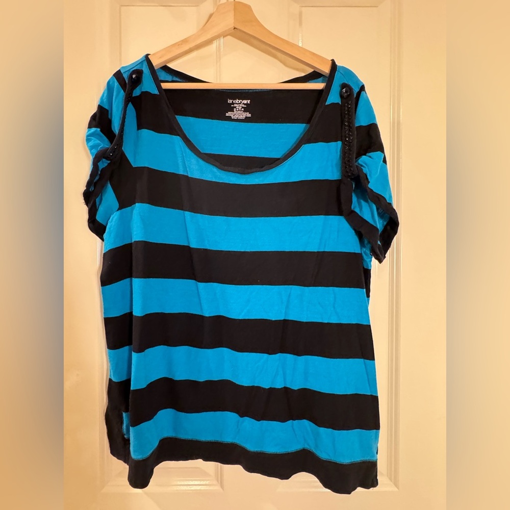 Lane Bryant Black and Blue Striped Short Sleeve Top. Size 22/24